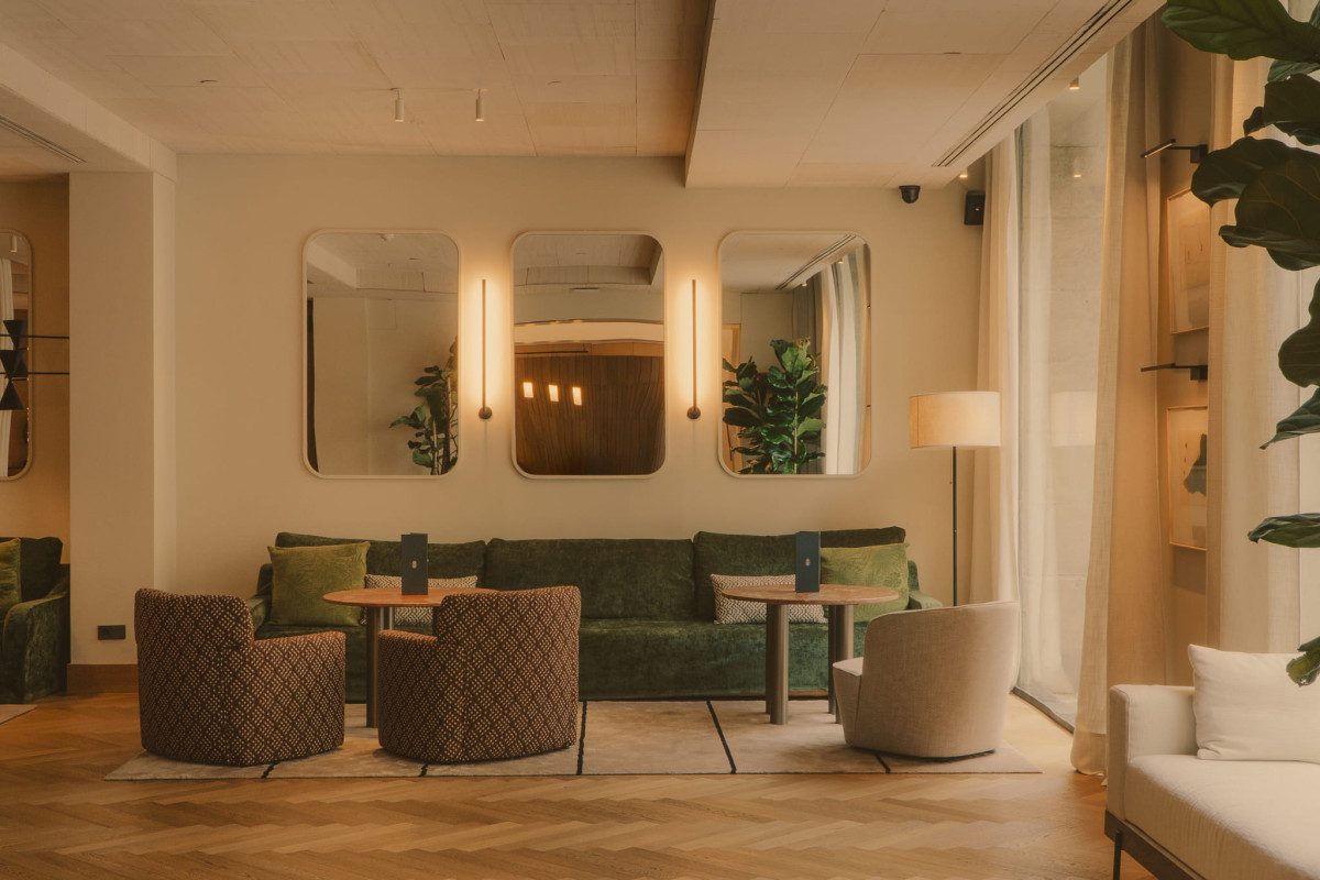 Hotel<br> Regina Hotel<br> Regina